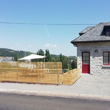 Gite De Granit Noir Besse-et-Saint-Anastaise Bagian luar foto
