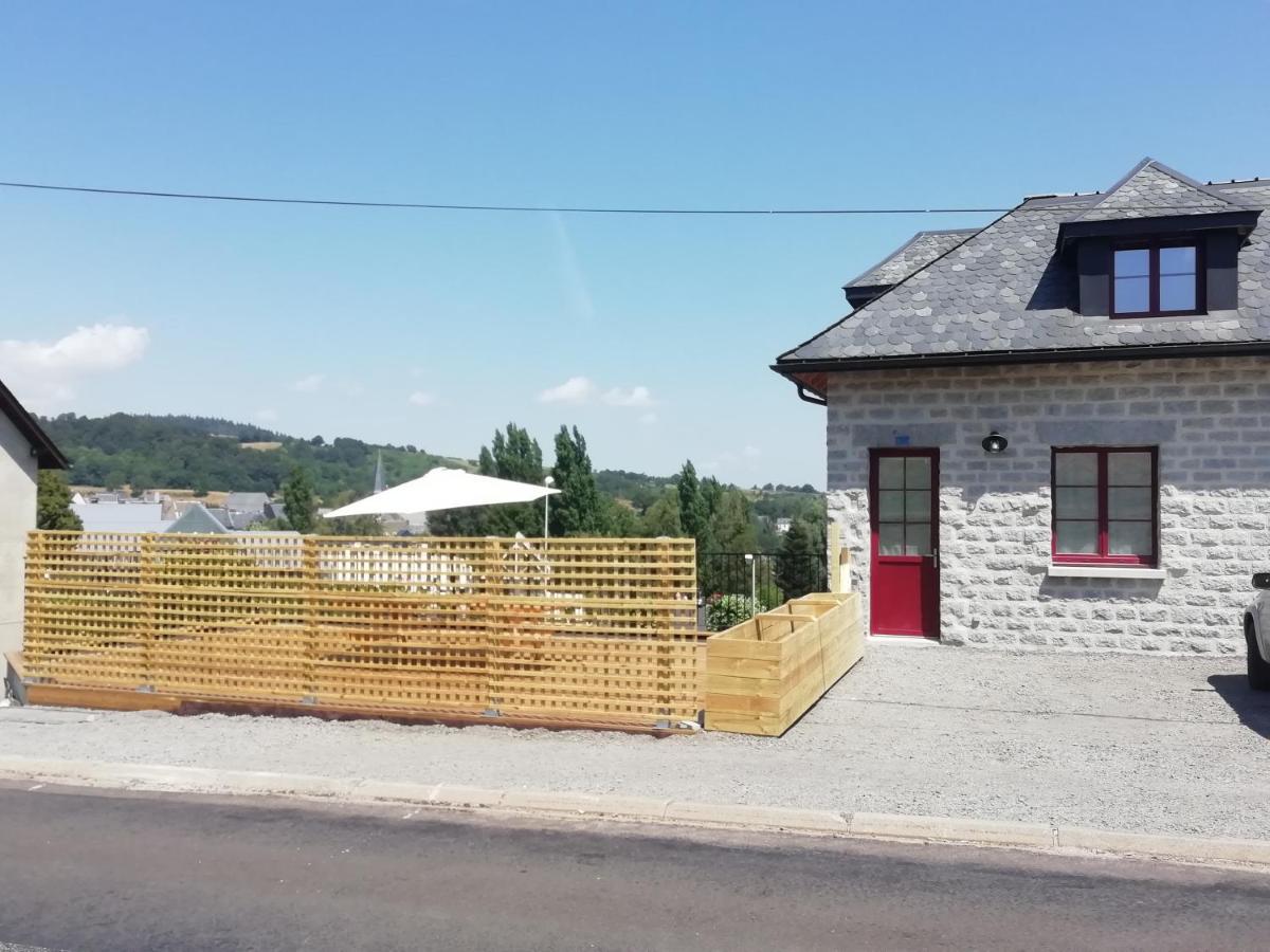 Gite De Granit Noir Besse-et-Saint-Anastaise Bagian luar foto